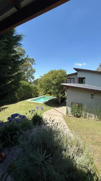 Casas, chalets en Venta — C. Ines 11