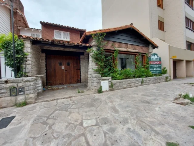 Casas, chalets en Venta — Garay 1433