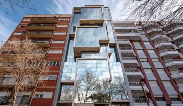 Oficinas en Venta — Hipólito Yrigoyen 2200