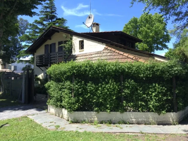 Casas, chalets en Venta — 12 de Octubre 8501