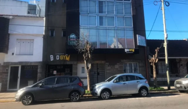 Locales en Venta — Castelli 2385