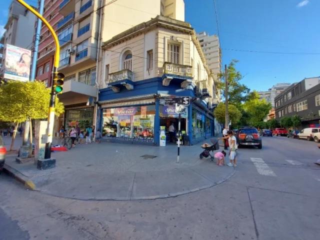 Lotes y terrenos en Venta — Av. Luro esquina Salta
