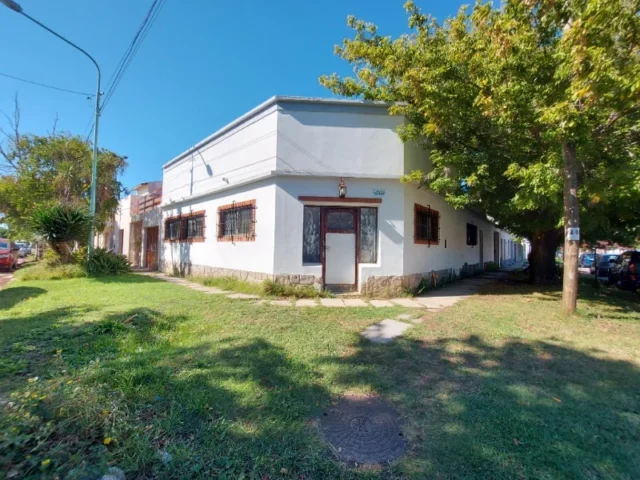Locales en Venta — Juncal 2302