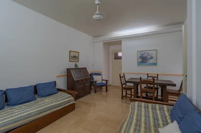 Departamentos, pisos y semipisos en Venta — Av. Luro 2350