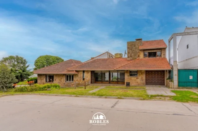 Casas, chalets en Venta — Av. Mario Bravo 1781