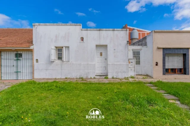 Casas, chalets en Venta — Rafael del Riego 555