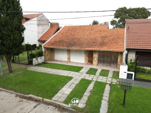 Casas, chalets en Venta — Florisbelo Acosta 5348