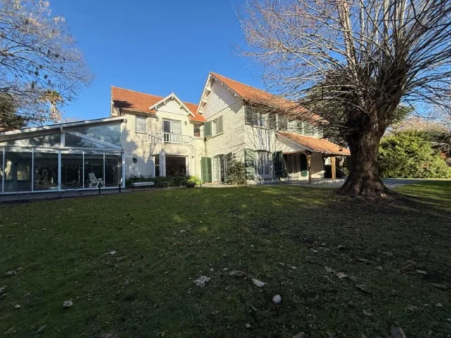 Casas, chalets en Alquiler — Saavedra esquina urquiza