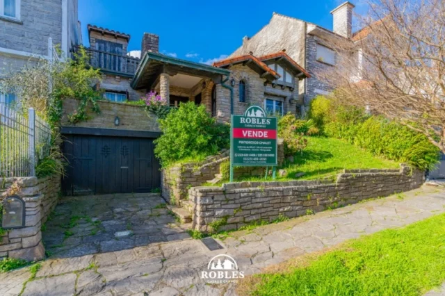 Casas, chalets en Venta — Alberti 957