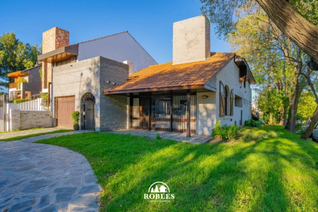 Casas, chalets en Venta — Guemes 4290