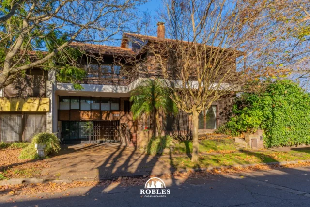 Casas, chalets en Venta — Alsina 3940