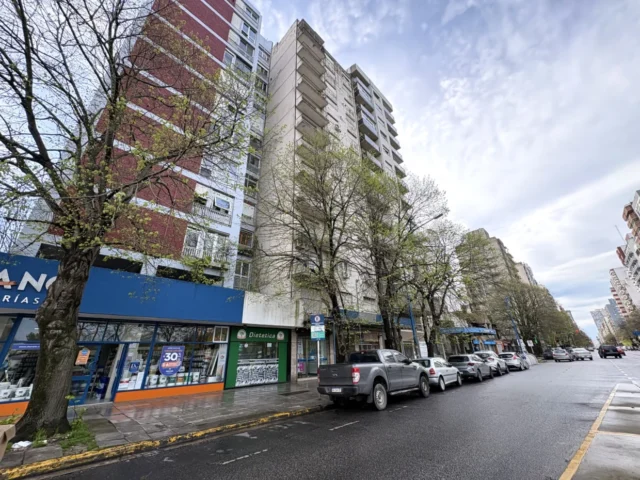 Departamentos, pisos y semipisos en Venta — colon 2775