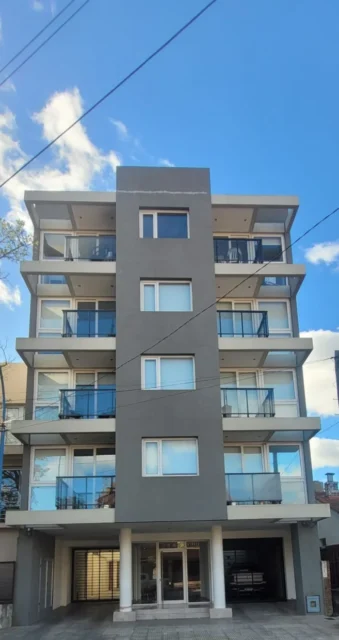 Departamentos, pisos y semipisos en Venta — Brandsen 3945
