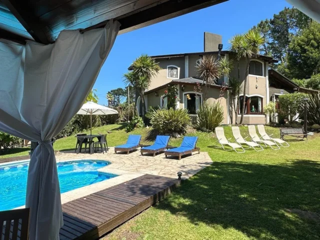 Casas, chalets en Alquiler Temporario — Luis 182