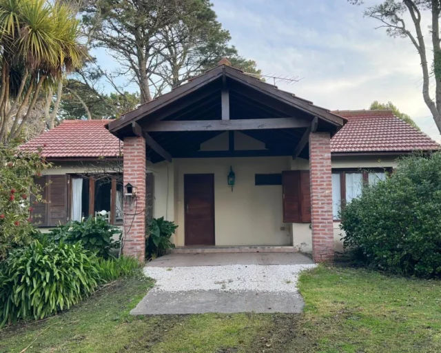 Casas, chalets en Venta — Luciano y Cecilia - Sierra de los Padres Apta Crédito