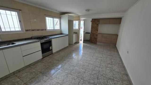 Departamentos, pisos y semipisos en Alquiler — Ayolas 5500