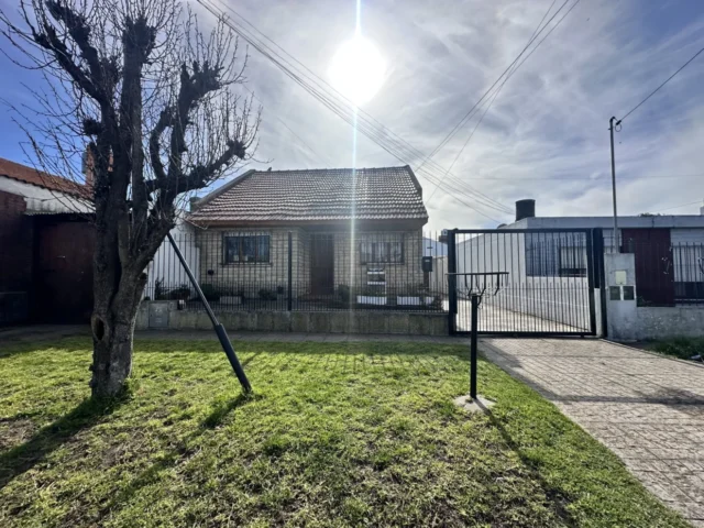Casas, chalets en Venta — Echeverría 1300