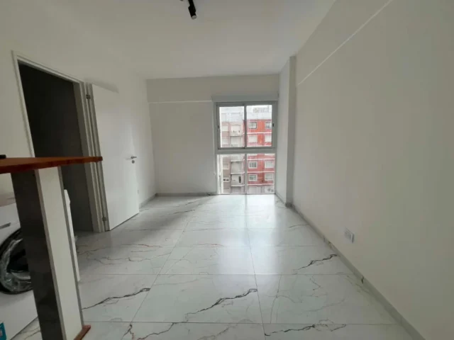 Departamentos, pisos y semipisos en Venta — Colon 1300