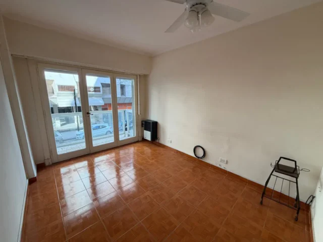 Departamentos, pisos y semipisos en Venta — Tucuman 2400