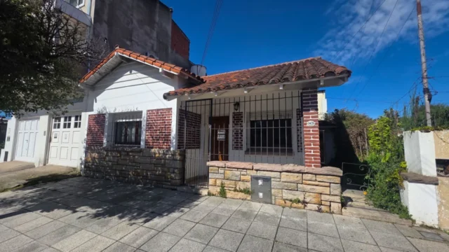 Casas, chalets en Venta — Garay 5400