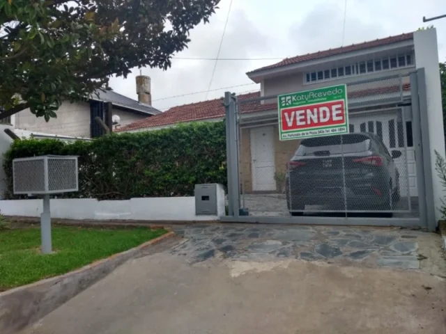 Casas, chalets en Venta — Einstein Nº 3023