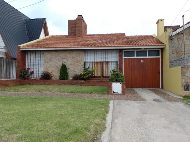 Casas, chalets en Venta — Av. Mario Bravo 700