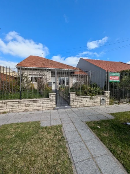 Casas, chalets en Venta — Bouchard 4630