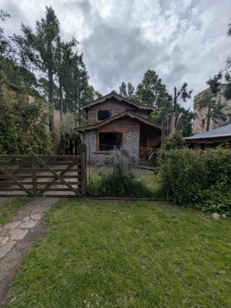 Casas, chalets en Venta — Namuncura entre Calchaquies y Los Caroyas
