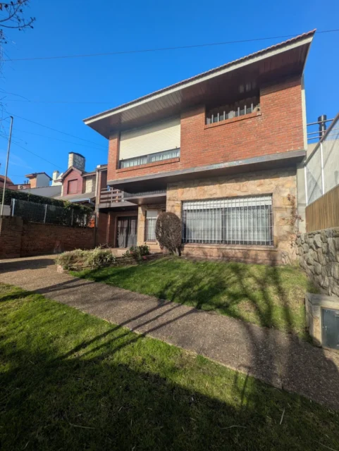 Casas, chalets en Venta — Lavalle 4544