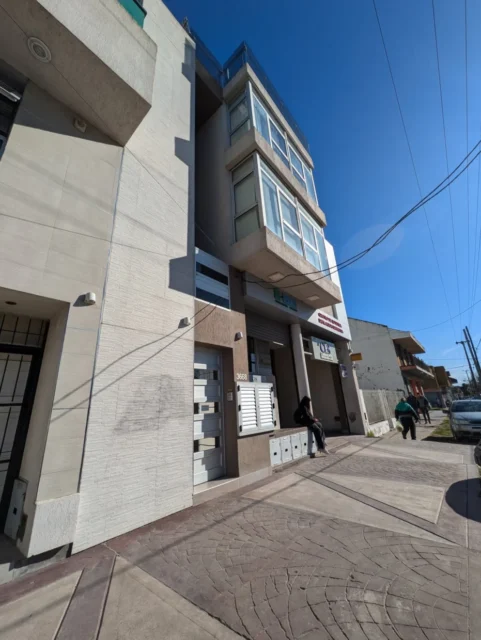Departamentos, pisos y semipisos en Alquiler — Av. Fortunato de la Plaza 3668