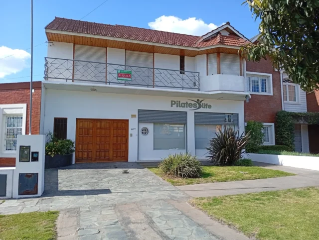 Departamentos, pisos y semipisos en Alquiler — Av. Fortunato de la Plaza 2679
