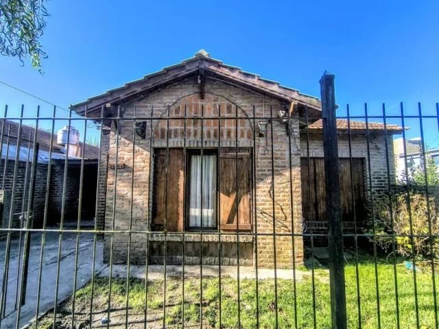 Casas, chalets en Venta — Aguirre 7000