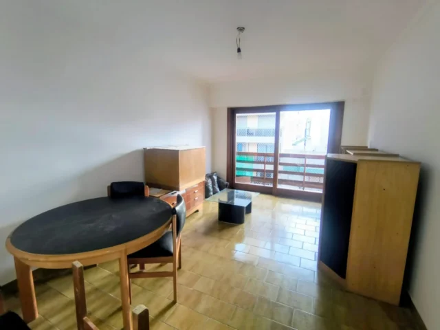 Departamentos, pisos y semipisos en Venta — La Rioja 1200