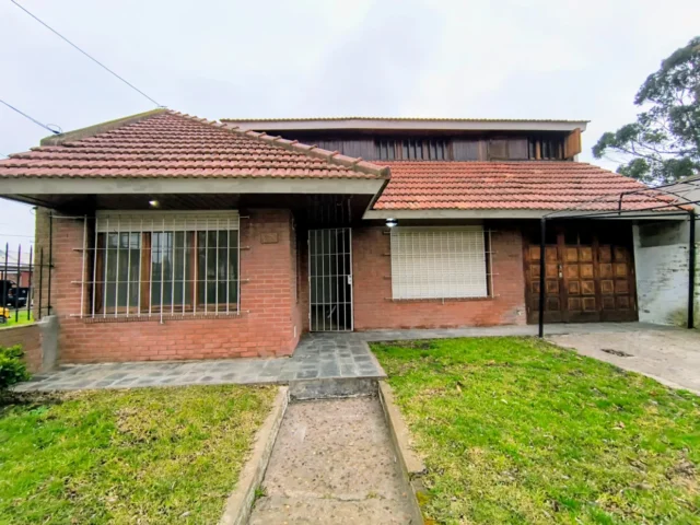 Casas, chalets en Venta — Calabria 2662