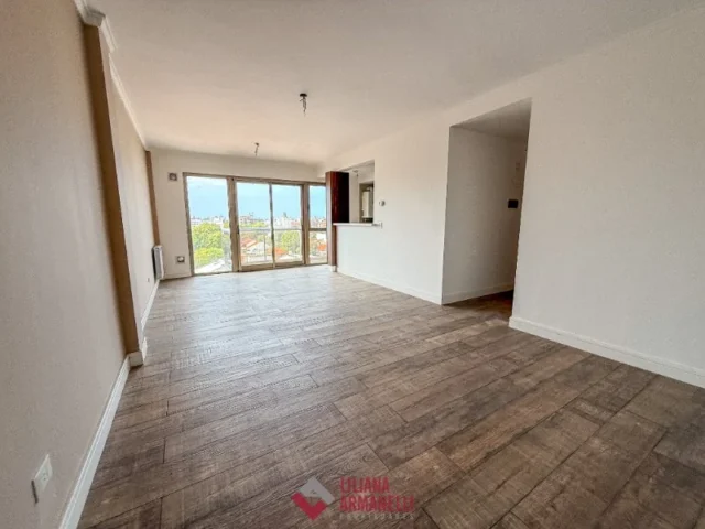 Departamentos, pisos y semipisos en Venta — YRIGOYEN 2700