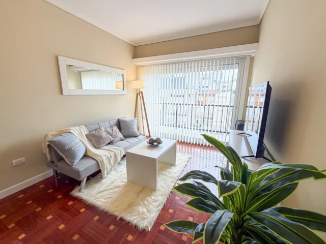 Departamentos, pisos y semipisos en Venta — MORENO 2200