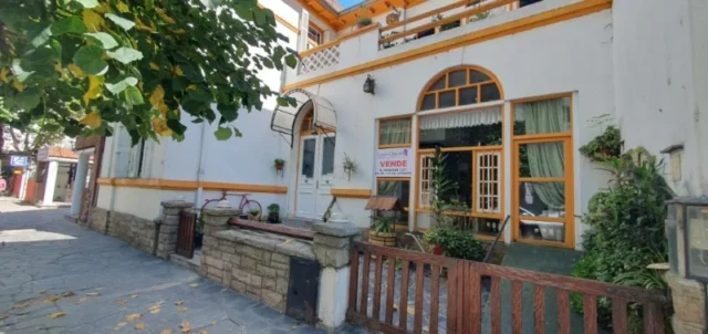 Hotel en Venta — hipolito yrigoyen 1361