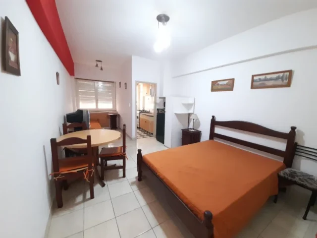 Departamentos, pisos y semipisos en Alquiler Temporario — Moreno 2200