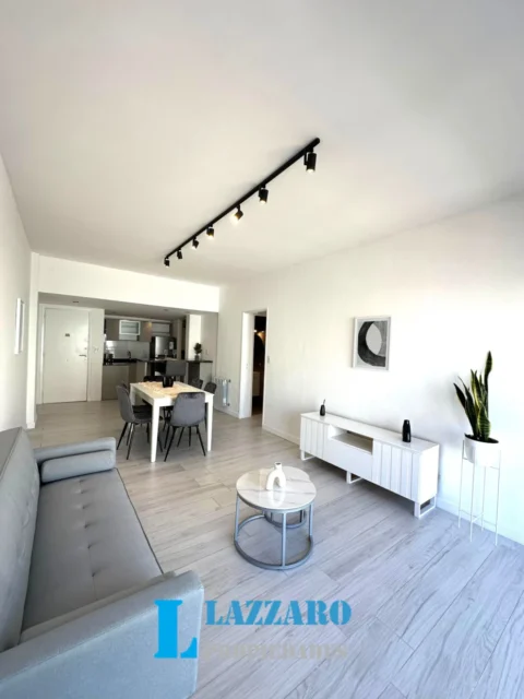 Departamentos, pisos y semipisos en Venta — San Martin 2200