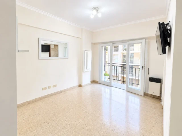 Departamentos, pisos y semipisos en Alquiler — Alte. Brown 2600