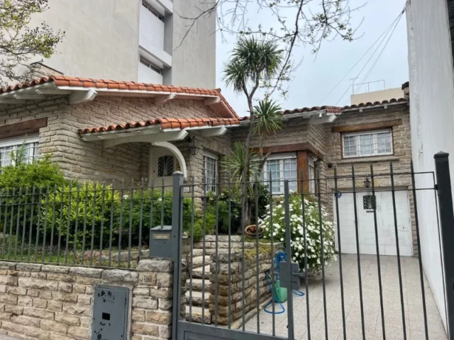 Casas, chalets en Venta — San lorenzo 2668