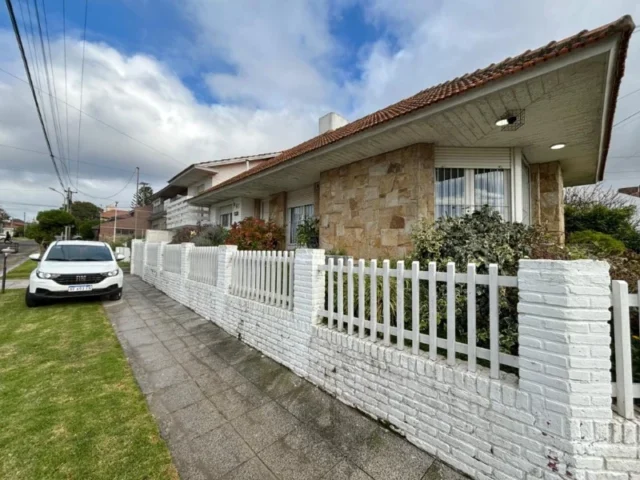 Casas, chalets en Venta — malabia 3000