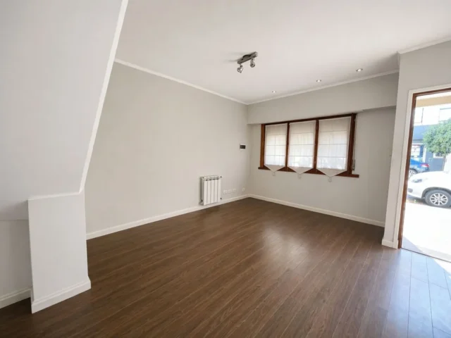Casas, chalets en Venta — moreno 4144
