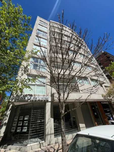 Departamentos, pisos y semipisos en Venta — la rioja 1309