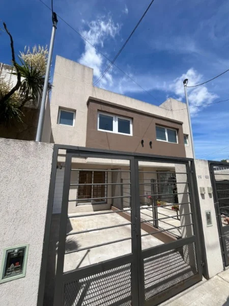 Dúplex en Venta — Chile 920