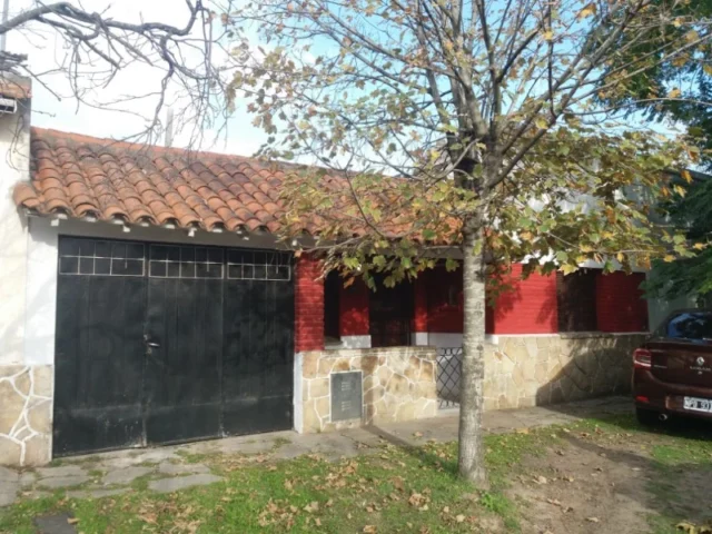 Casas, chalets en Venta — ARMENIA 1800