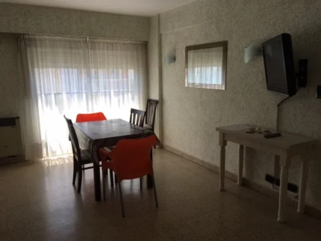 Departamentos, pisos y semipisos en Alquiler Temporario — Bolivar 2118
