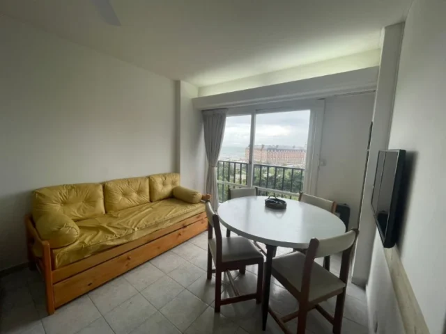 Departamentos, pisos y semipisos en Alquiler Temporario — bolivar 2118