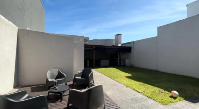 Casas, chalets en Venta — Peru y Colon