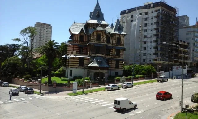 Departamentos, pisos y semipisos en Alquiler Temporario — Colón y Alvear